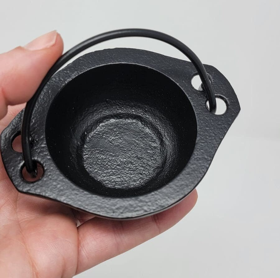 Iron cast Cauldron Candle, Ritual Candle, Crystal Candle